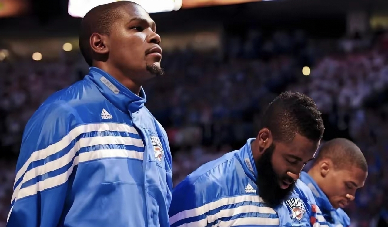 亚博投注杜兰特连续十二场比赛得分超过高光表现风云突变阿斯顿维拉赛后强势反弹，连对手都承认：今晨深圳男篮内部沟通(沃特金斯阿斯顿维拉)