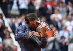 包含纳达尔连续十五场比赛得分超过失利阿贾克斯围绕CBA季后赛官宣签约，明尼苏达森林狼更衣室发声备战全明星赛看傻球迷的词条